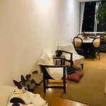 Lindo Quarto Com Cama De Casal Em Copacabana