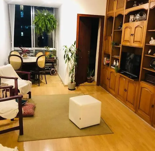 Lindo Quarto Com Cama De Casal Em Copacabana