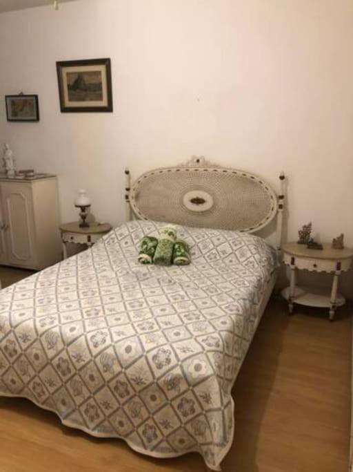 Lindo Com Cama De Casal Em Copacabana