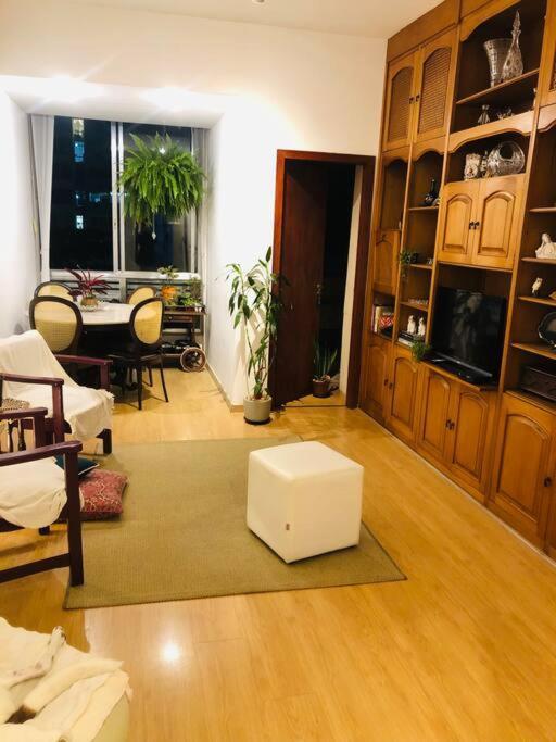 Hospedagem domiciliar Lindo Com Cama De Casal Em Copacabana